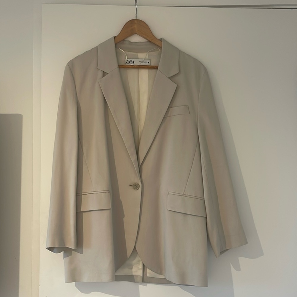 Zara beige blazer